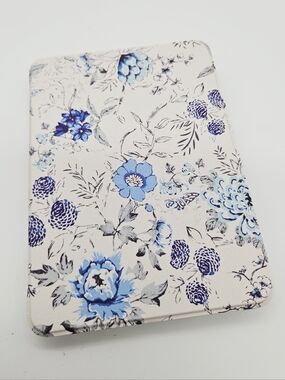 MOKO | All New Paperwhite Kindle blue floral case